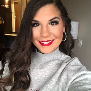 Meet your Posher, Vanessa